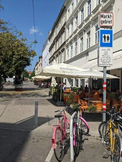 Feine Wohnung Direkt Am Yppen- Und Brunnenmarkt Viena 0*,  Austria
